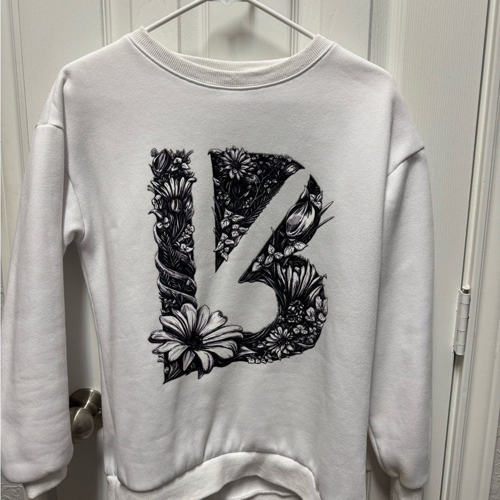 Buffbunny oversized logo sweater. XS